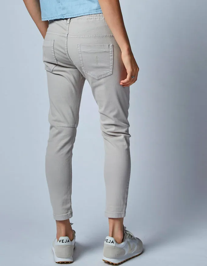 Active Vaporous Grey Jeans