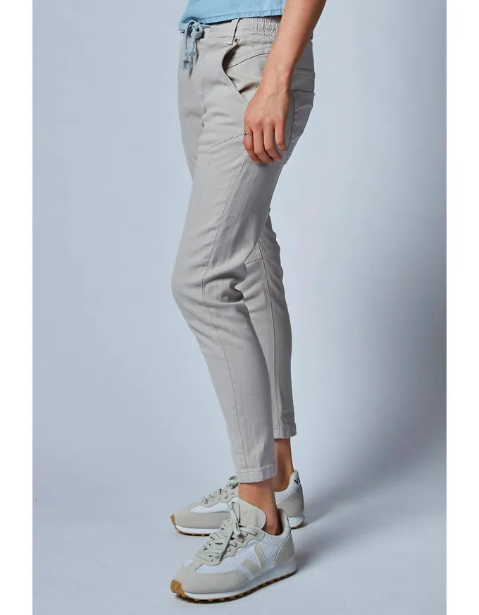 Active Vaporous Grey Jeans