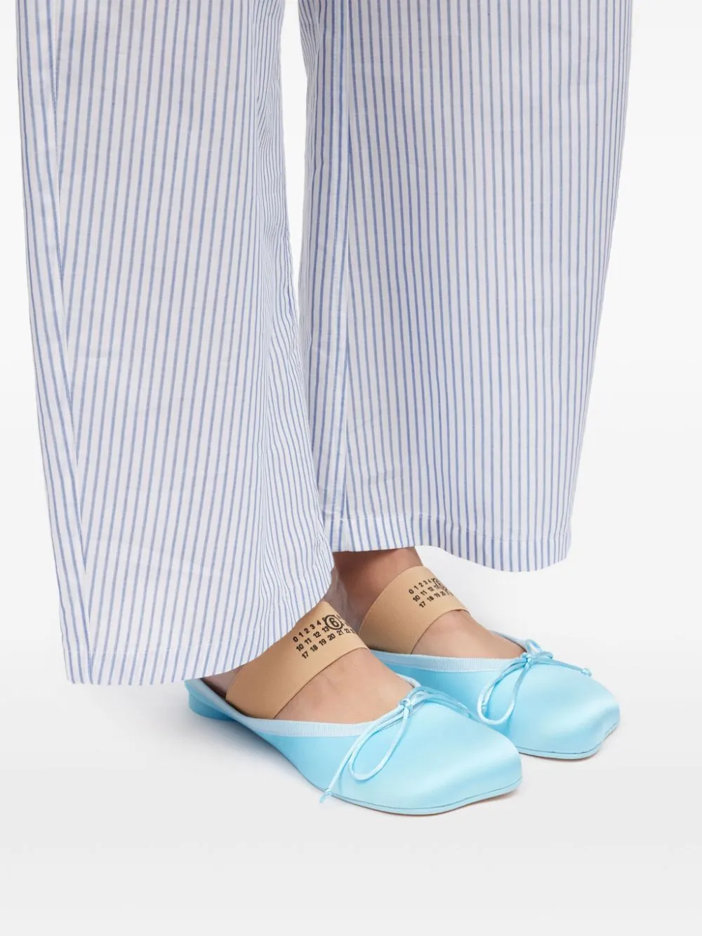 anatomic-toe leather slippers