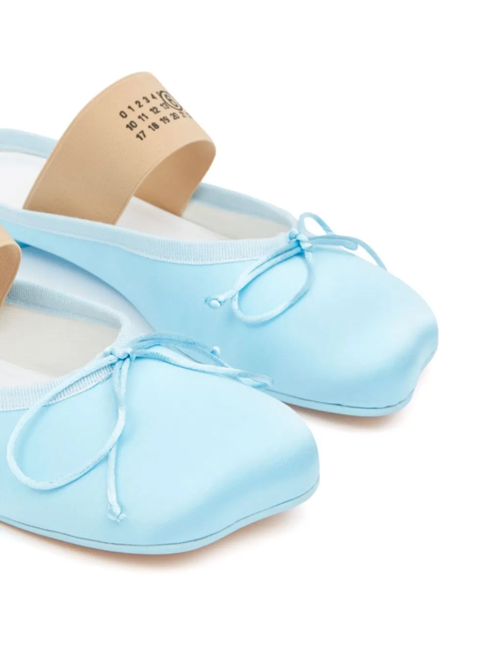 anatomic-toe leather slippers