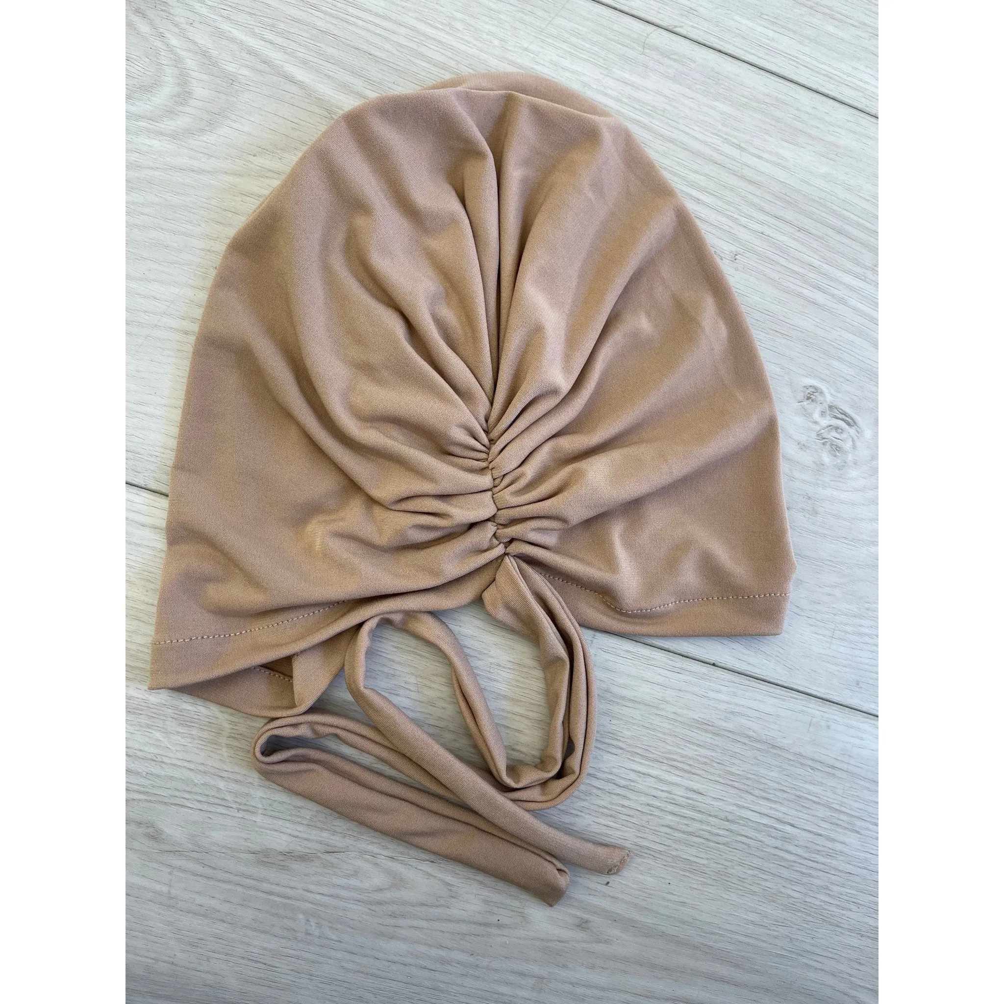 Avigail Lahiani - Slip-on & tie, Caramel
