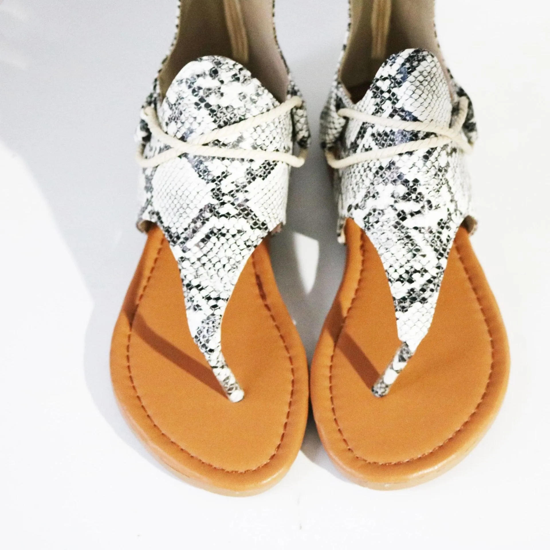 Chicvane Snakeskin Print Flip Flops Flat Sandals with Zipper