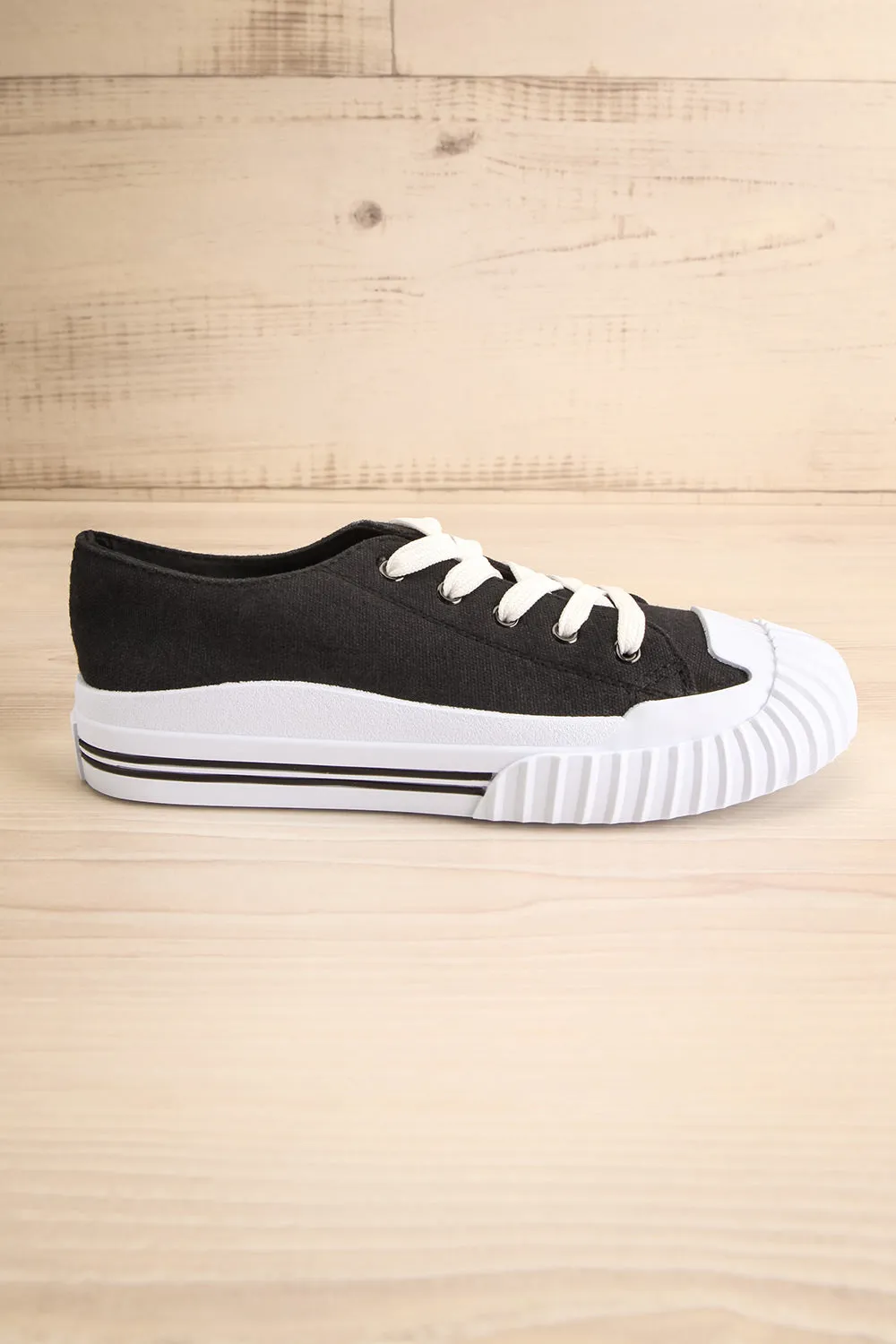 Jonny Black | Canvas Lace-Up Sneakers