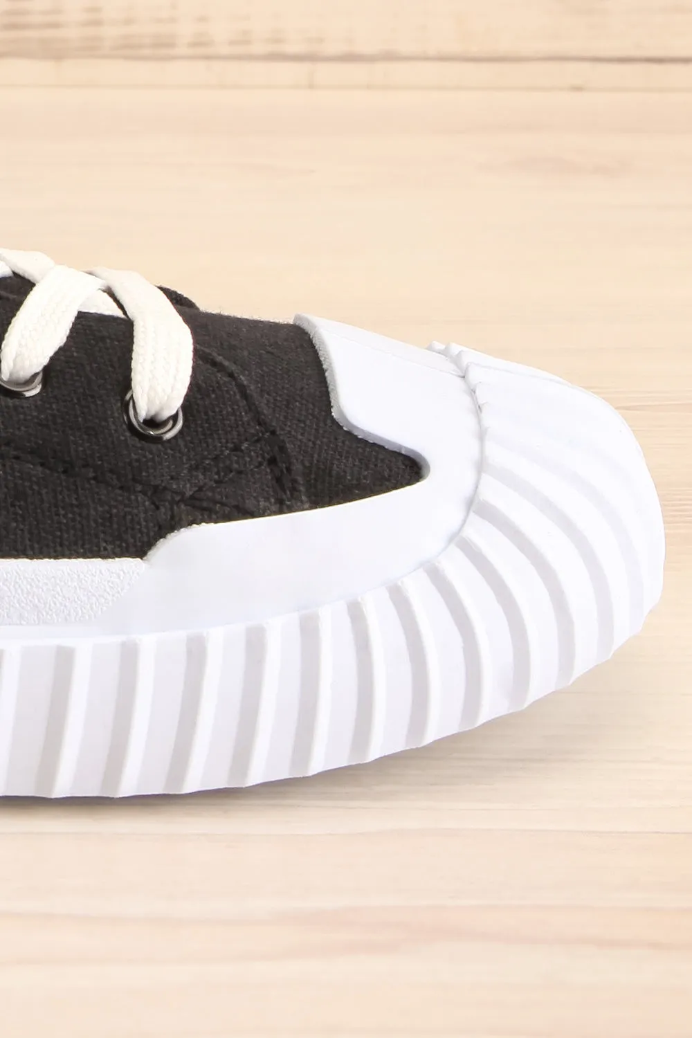 Jonny Black | Canvas Lace-Up Sneakers