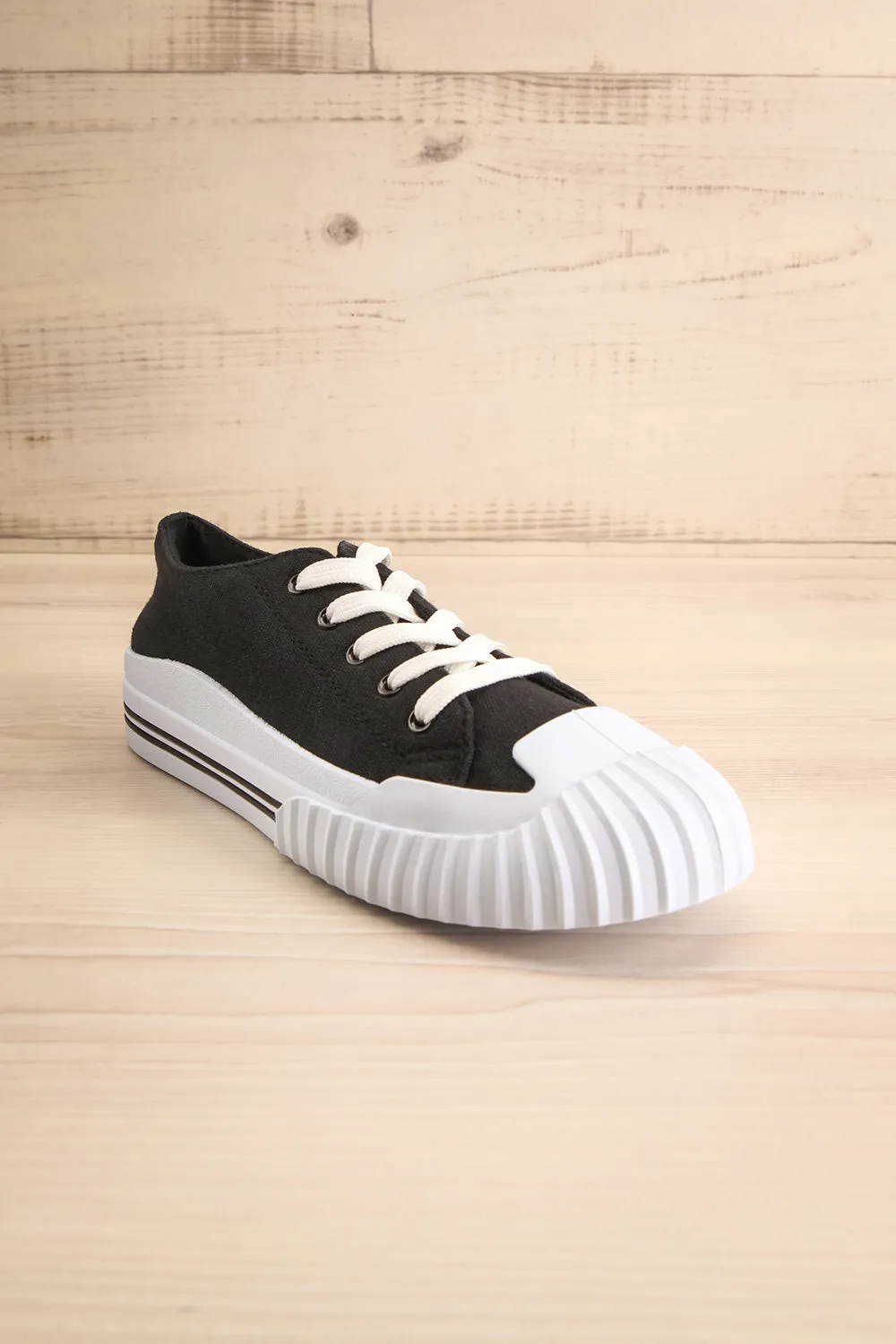 Jonny Black | Canvas Lace-Up Sneakers