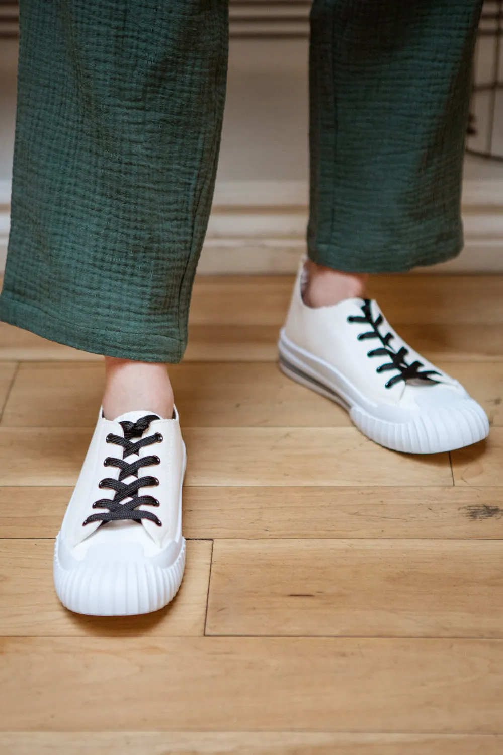 Jonny Black | Canvas Lace-Up Sneakers