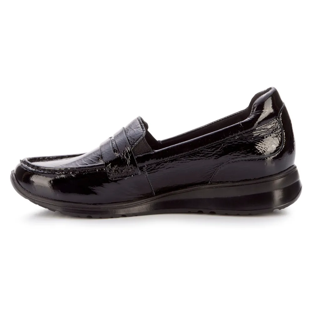 Ros Hommerson Dannon Black Crinkle Patent Loafer (Women's)
