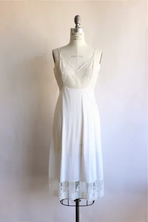 Vintage 1970s Vanity Fair Ivory Slip