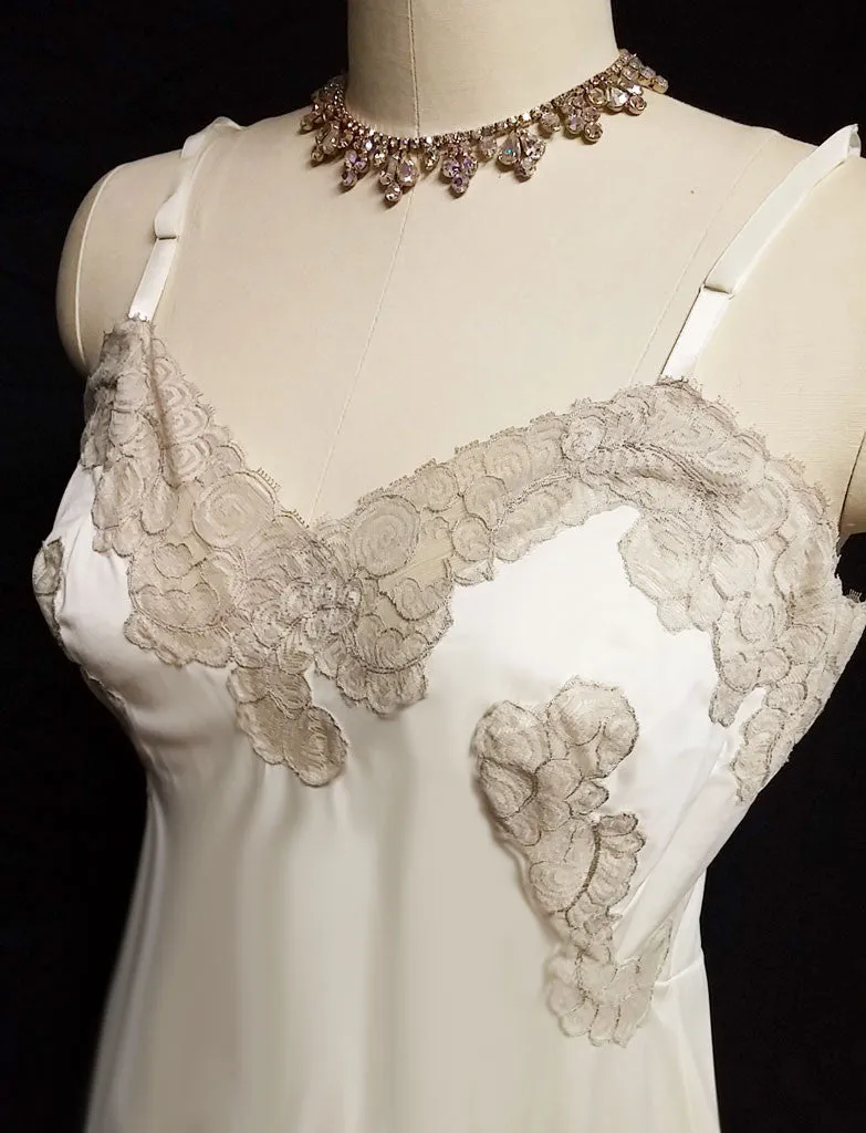 *VINTAGE VAN RAALTE SATIN SUAVETTE ECRU LACE SLIP IN IVORY